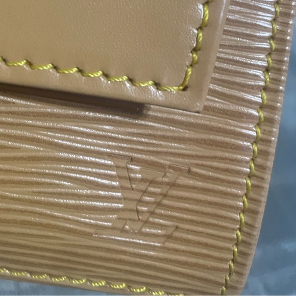 Louis Vuitton Epi Leather Clutch Bag - Picture 3 of 15